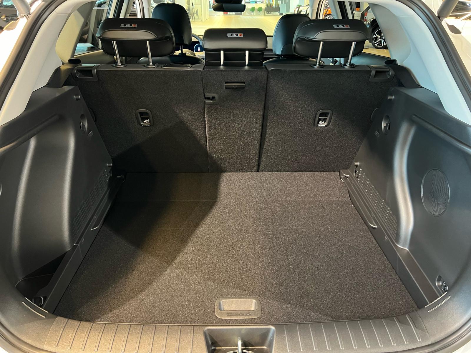 Hyundai Kona LR premium electric
